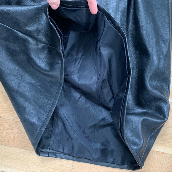 Vintage leather mini dress in Medium size - Picture 6 of 10